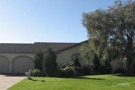 2 Thiele Cres, West Lakes Shore, SA 5020