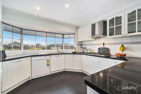 Property photo of 2 Wensley Close Mornington VIC 3931