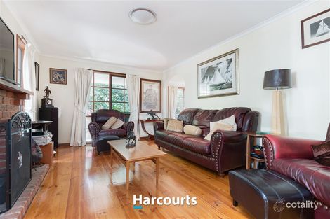 Property photo of 17 Kramer Drive Berwick VIC 3806