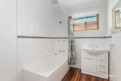 Property photo of 40 Rumsey Drive Raceview QLD 4305