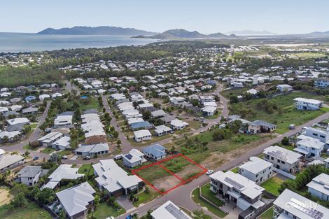 26 Cashell Cres, Bushland Beach, QLD 4818