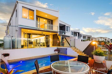 2/18 East Quay Dr, Biggera Waters, QLD 4216