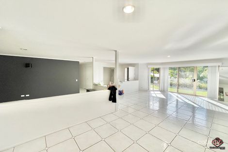 Property photo of 10 Kallista Close Robina QLD 4226