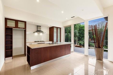 90 Eskdale Rd, Caulfield North, VIC 3161