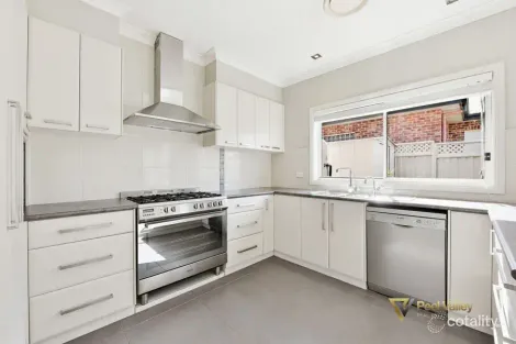 Property photo of 8 Ebony Close Hillvue NSW 2340
