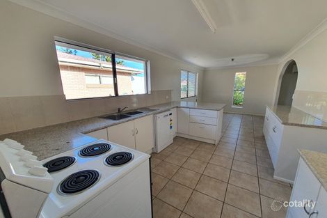 Property photo of 22 Jenalyn Crescent Avoca QLD 4670