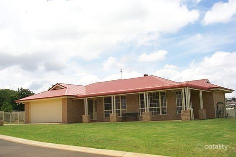 4 Burnell Ct, Glenvale, QLD 4350