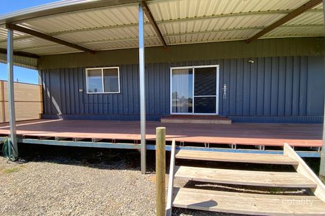 27 Henty St, Culcairn, NSW 2660