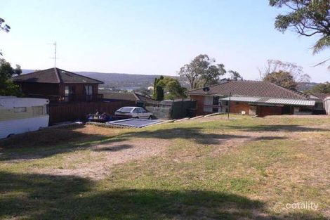 Property photo of 53 Kenley Crescent Macquarie Hills NSW 2285
