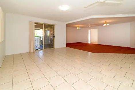 Property photo of 6 Robindale Drive Darling Heights QLD 4350