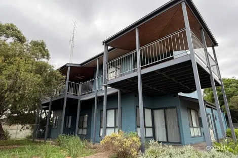 14 Spencer Hwy, Port Broughton, SA 5522