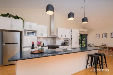 Property photo of 33 Yellowbox Drive Saumarez Ponds NSW 2350