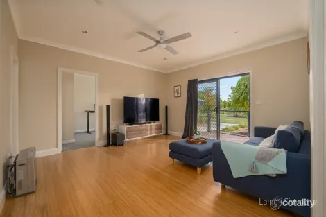 Property photo of 33 Yellowbox Drive Saumarez Ponds NSW 2350