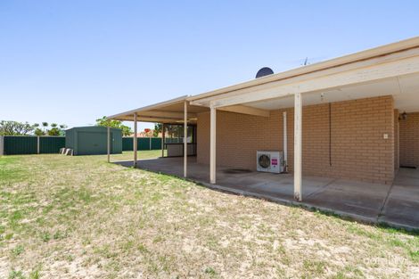 Property photo of 8 Bunda Place Waikiki WA 6169