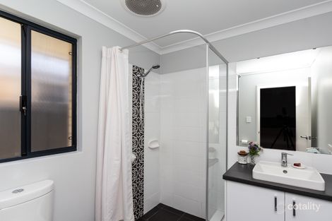 Property photo of 13 Pumice Road Treeby WA 6164