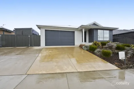Property photo of 24 Arranmore Drive Miners Rest VIC 3352