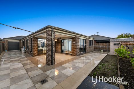 Property photo of 22 Guinea Flower Drive Cranbourne West VIC 3977