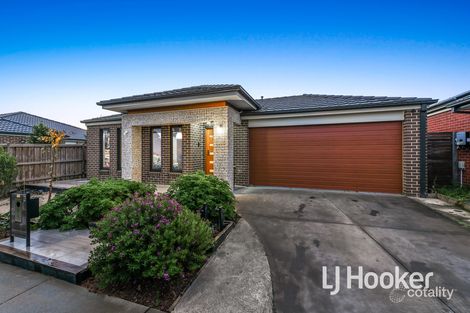 Property photo of 22 Guinea Flower Drive Cranbourne West VIC 3977