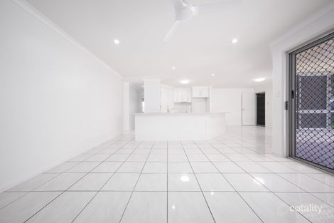 Property photo of 33 Dune Circle Lammermoor QLD 4703