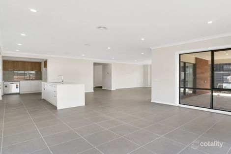 Property photo of 7 Foal Circuit Fraser Rise VIC 3336
