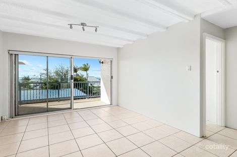 Property photo of 2/64 Walnut Street Wynnum QLD 4178