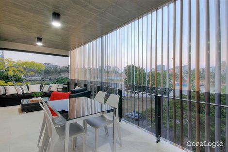 Property photo of 50 Holman Street Kangaroo Point QLD 4169