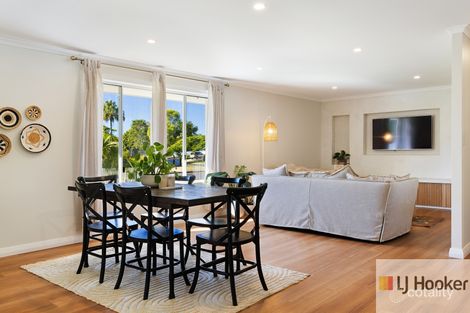 Property photo of 32 Kolora Way Ocean Shores NSW 2483