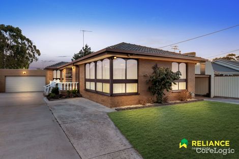 Property photo of 17 Ravenslea Crescent Deer Park VIC 3023