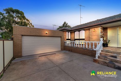 Property photo of 17 Ravenslea Crescent Deer Park VIC 3023
