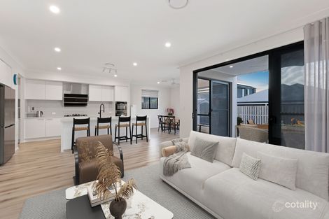 Property photo of 57 Meadow Circuit Helensvale QLD 4212