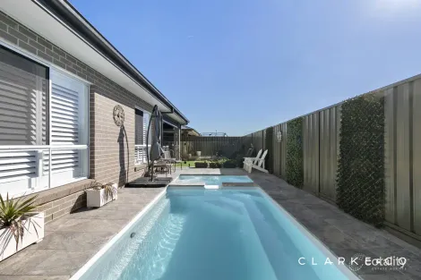Property photo of 18 Drover Drive Lochinvar NSW 2321