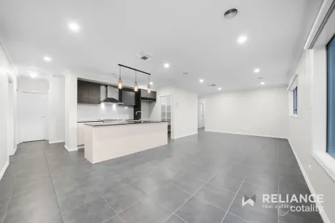 Property photo of 123 Stanmore Crescent Wyndham Vale VIC 3024