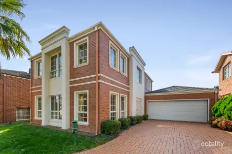 33 St Claire Walk, Doncaster East, VIC 3109