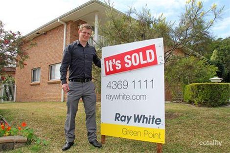 9 White Cedar Cl, Green Point, NSW 2251