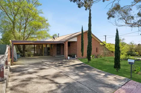 Property photo of 11 Stuart Drive Woodend VIC 3442