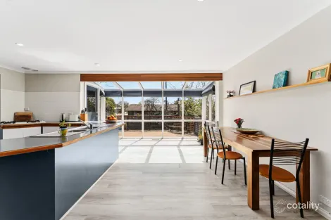 Property photo of 11 Stuart Drive Woodend VIC 3442