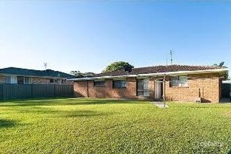 Property photo of 39 Bulgoon Crescent Ocean Shores NSW 2483