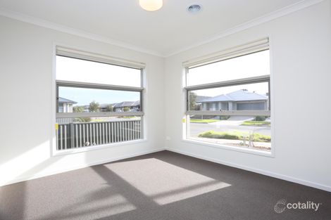 Property photo of 9 Abbeygate Drive Werribee VIC 3030