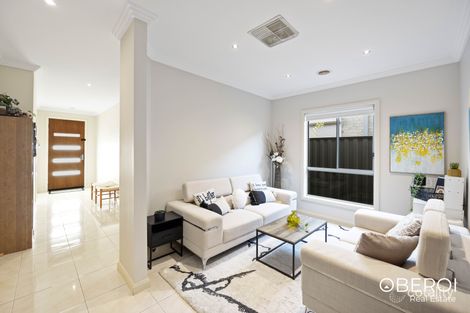 Property photo of 32 Daymar Circuit Craigieburn VIC 3064
