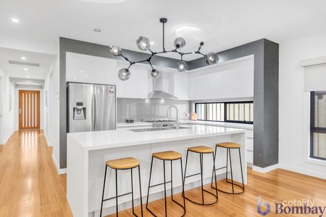 Property photo of 11 Ocean Way Craigieburn VIC 3064