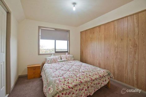 Property photo of 2 Cornwall Park Court Toolern Vale VIC 3337