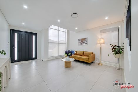 Property photo of 2B Doran Avenue Lurnea NSW 2170
