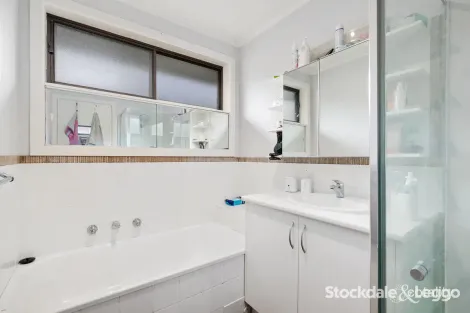 Property photo of 2/21 Bunyip Court Morwell VIC 3840