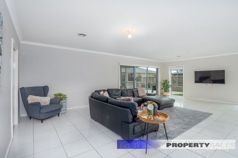 Property photo of 4 Range Way Moe VIC 3825