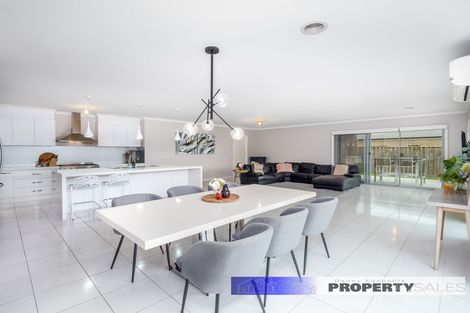 Property photo of 4 Range Way Moe VIC 3825