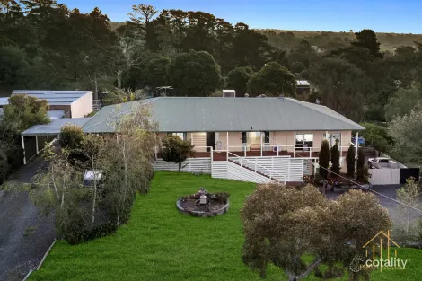 Property photo of 8 Stanhill Drive Cranbourne South VIC 3977