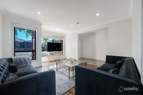 Property photo of 8 Malabar Street Roxburgh Park VIC 3064