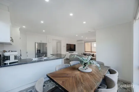 Property photo of 8 Malabar Street Roxburgh Park VIC 3064