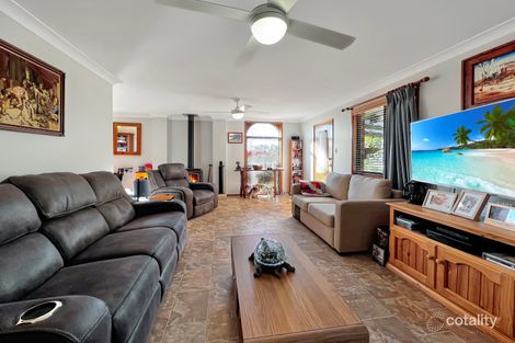 Property photo of 9 Warrina Avenue Summerland Point NSW 2259