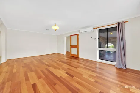 Property photo of 33 Leighton Crescent Deer Park VIC 3023